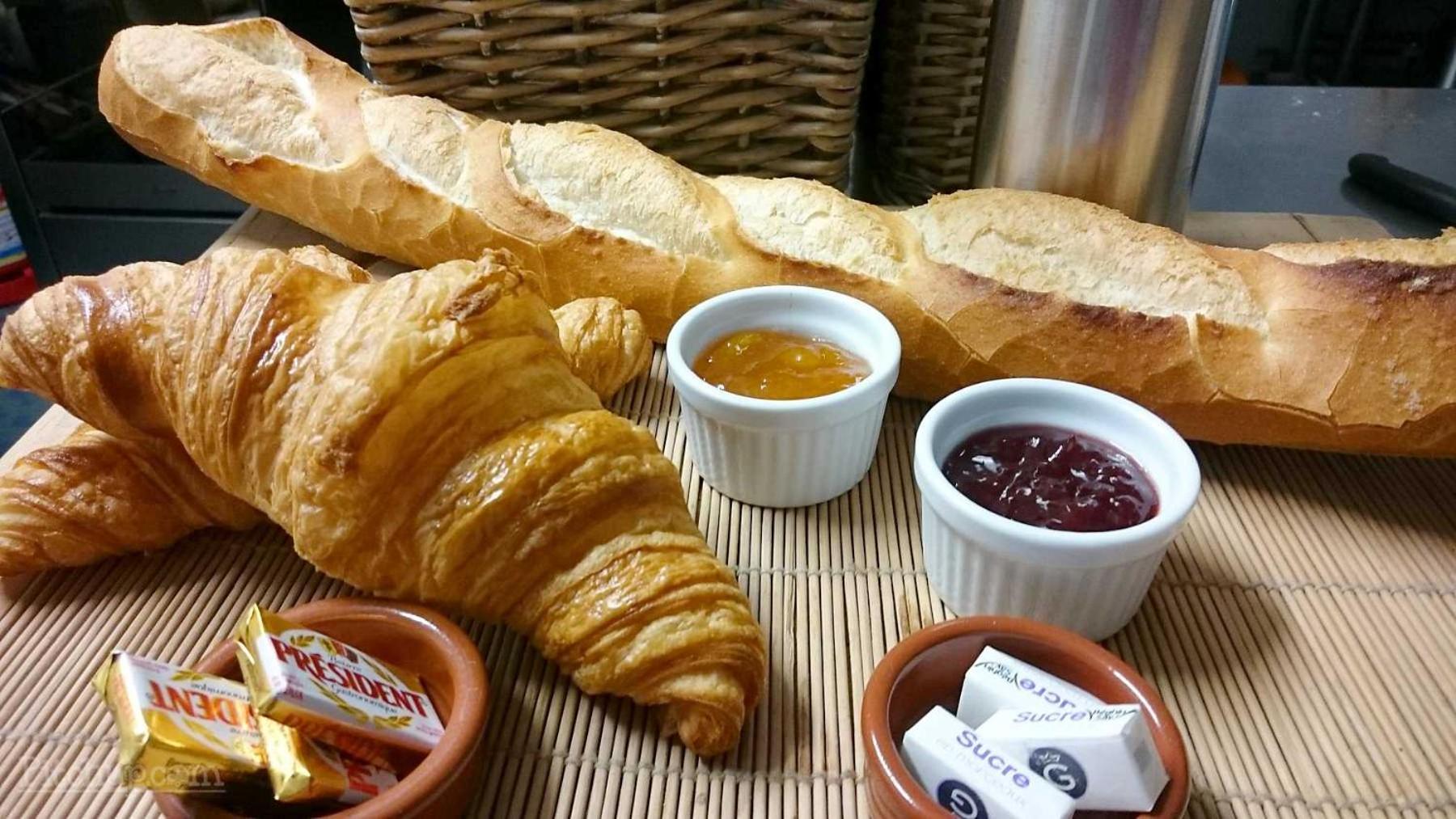 Roulottes Et Cabanes De Saint Cerice Vogue Bagian luar foto